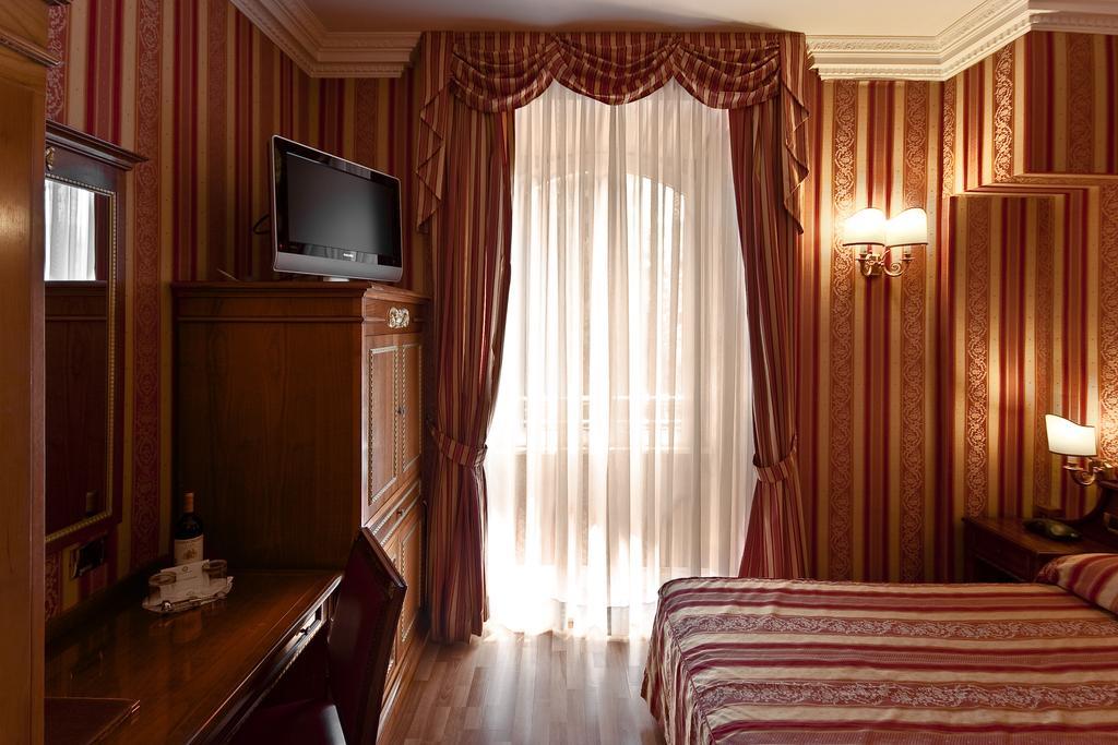 Gambrinus Hotel Roma Esterno foto