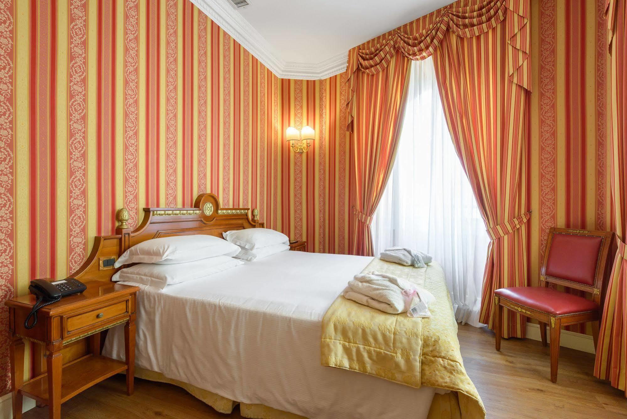 Gambrinus Hotel Roma Esterno foto