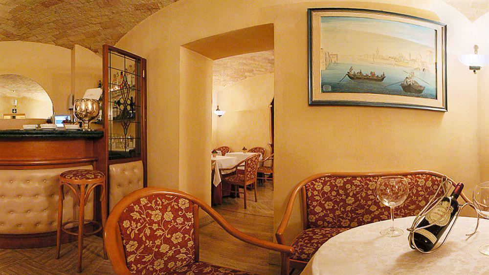 Gambrinus Hotel Roma Esterno foto